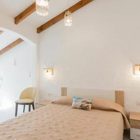 Biivalvia Hotell